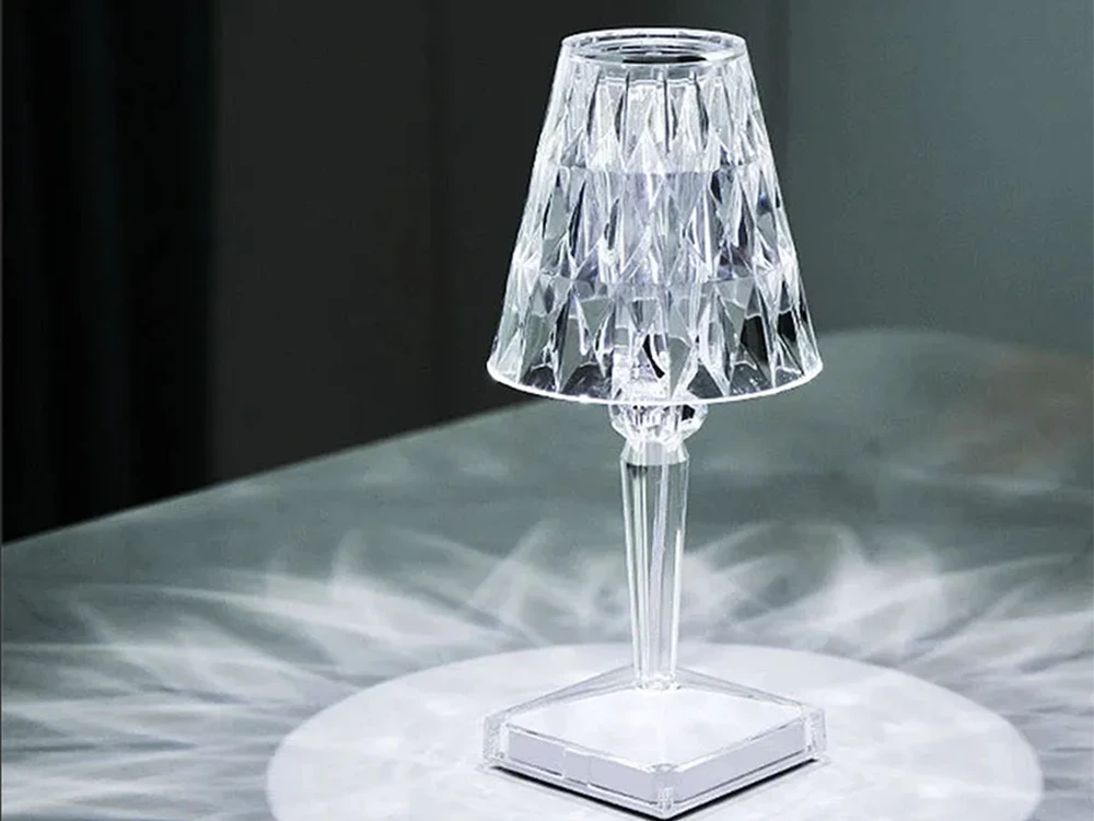 Stalinis naktinis šviestuvas su LED RGB apšvietimu ir nuotolinio valdymo pulteliu