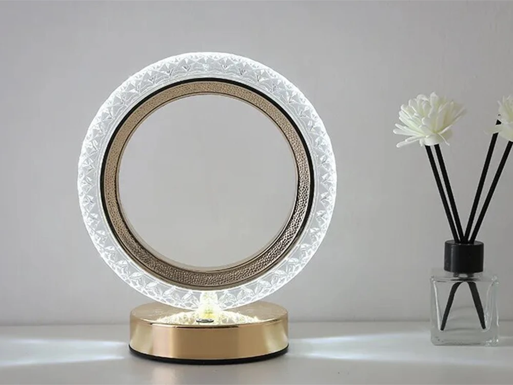 Stalinis naktinis šviestuvas su LED RGB apšvietimu, 18 cm