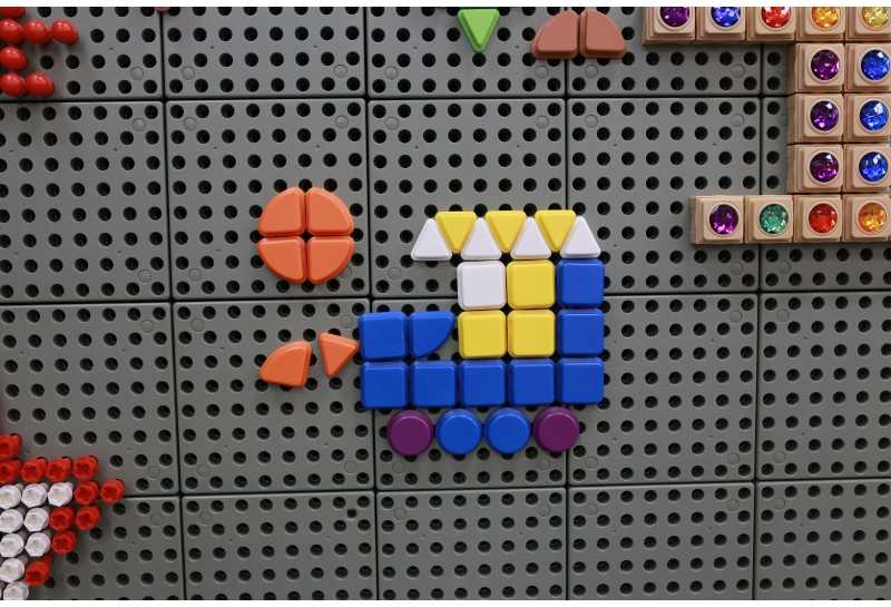 MASTERKIDZ Žaislai kūrybai Kočiai geometrinėmis formomis 64 vnt