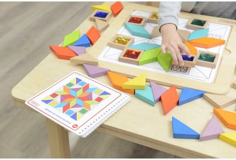 Masterkidz „MasterKid Mosaic“ galvosūkio mokymosi spalvos ir formos Tangram Montessori