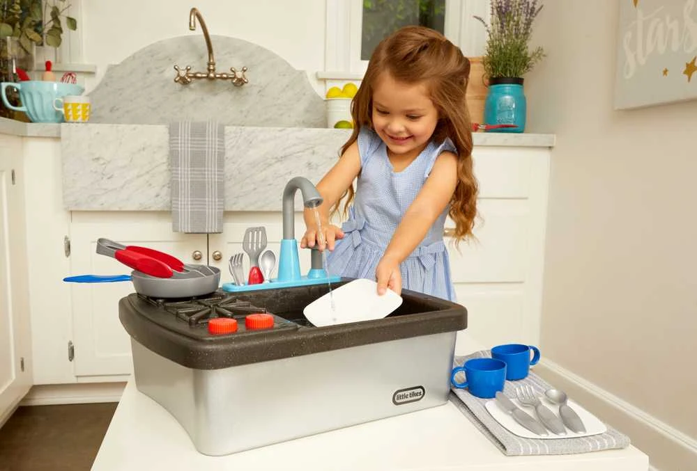 Little Tikes Mažos tikes kriauklė + virtuvė su vandens cirkuliacija 2in1 kriauklės virtuvė Pirmoji 13 AKC