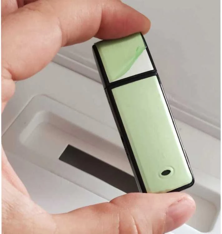 Mini diktofonas su USB atmintine 8GB