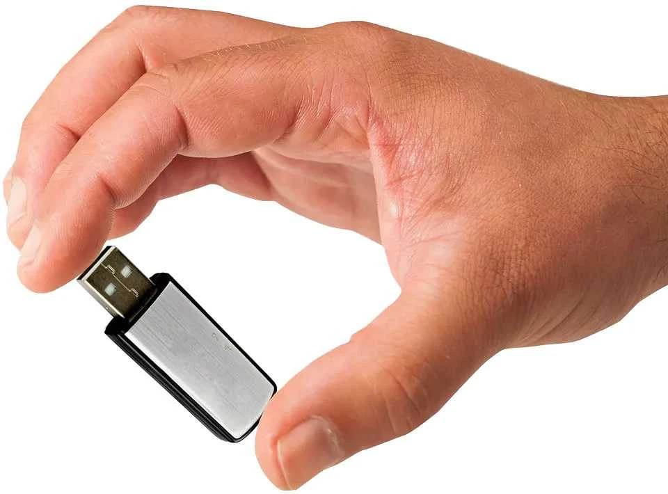 Mini diktofonas su USB atmintine 8GB