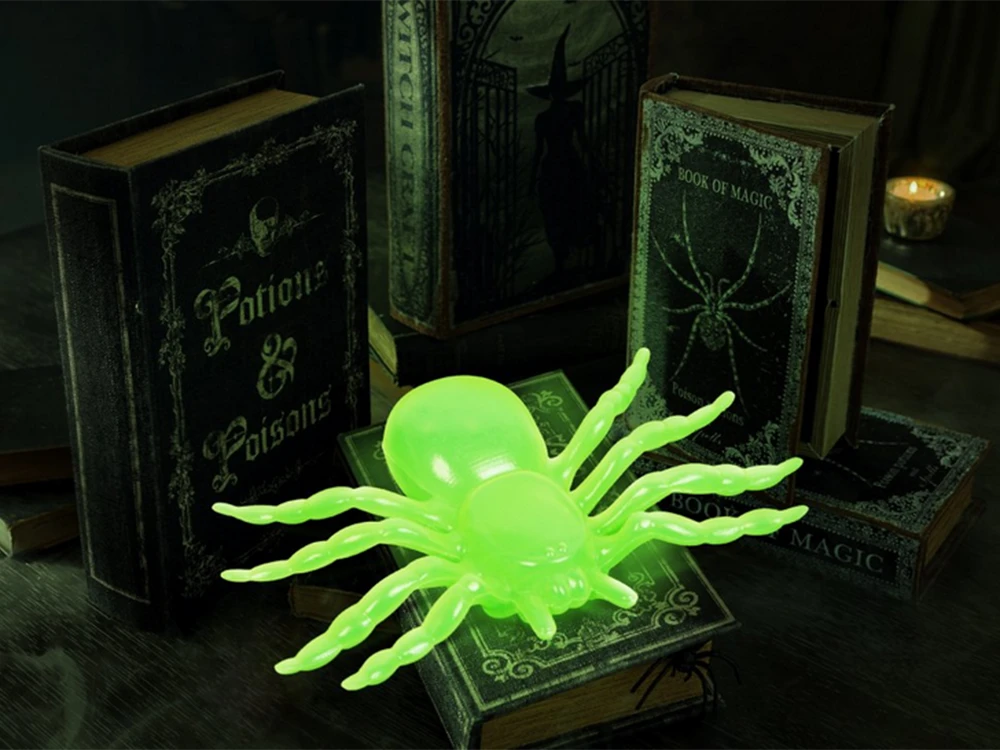 Fluorescensiniai Helovino vorai, 11 cm, 2 vnt.
