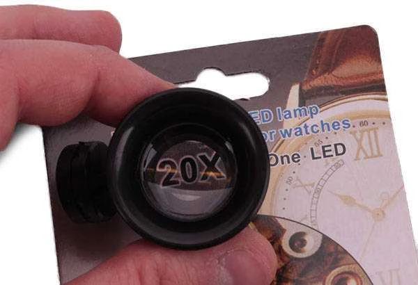 Juvelyro lupa su LED apšvietimu 20x
