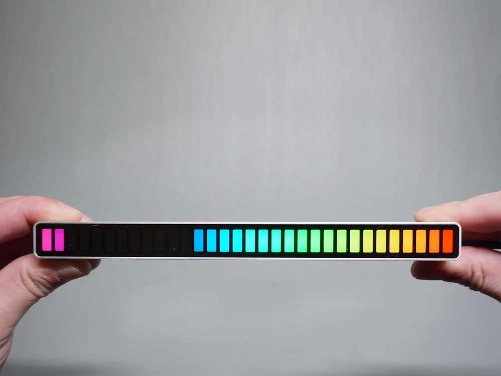 Pakabinamas šviestuvas RGB LED garsų reaguojanti neoninė juosta su baterija