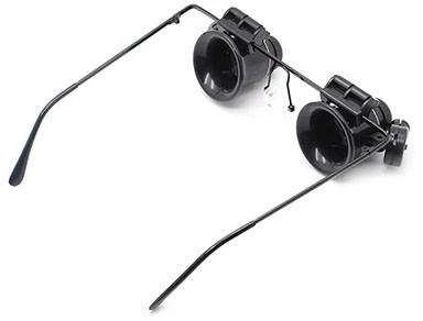 Didinamasis laikrodininko stiklas su LED apšvietimu 20x 15 mm
