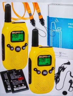 Racijų rinkinys: 2 vnt. „baofeng bf-t6“ trumpojo nuotolio radijų, didelis veikimo nuotolis iki 2 km, žibintuvėlis, 1500 mah