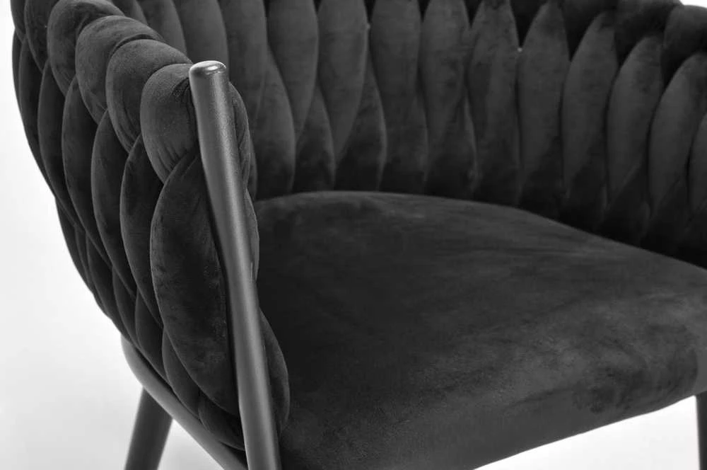 „Kochni Glamour Modern Velvet“ svetainės kėdė su juodomis kojomis ir juodu aksomu