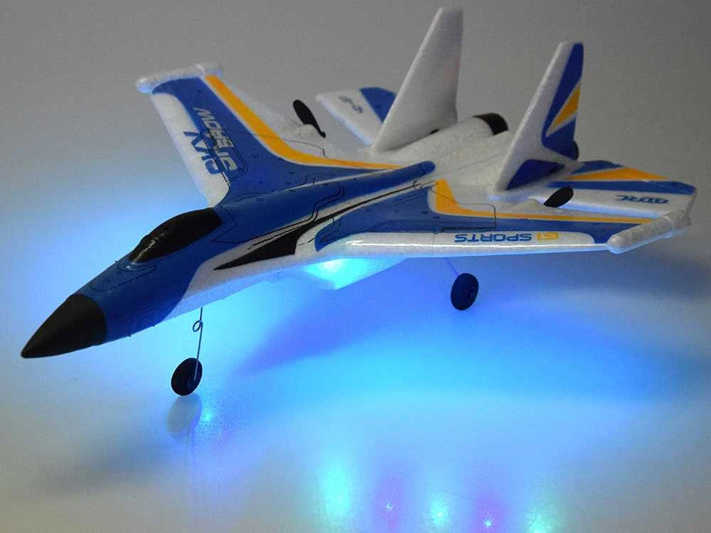 Jokomisiada „Sky Show Airplane“ – lengvas sulankstomas putplasčio lėktuvas su LED ir USB varikliu RC0721