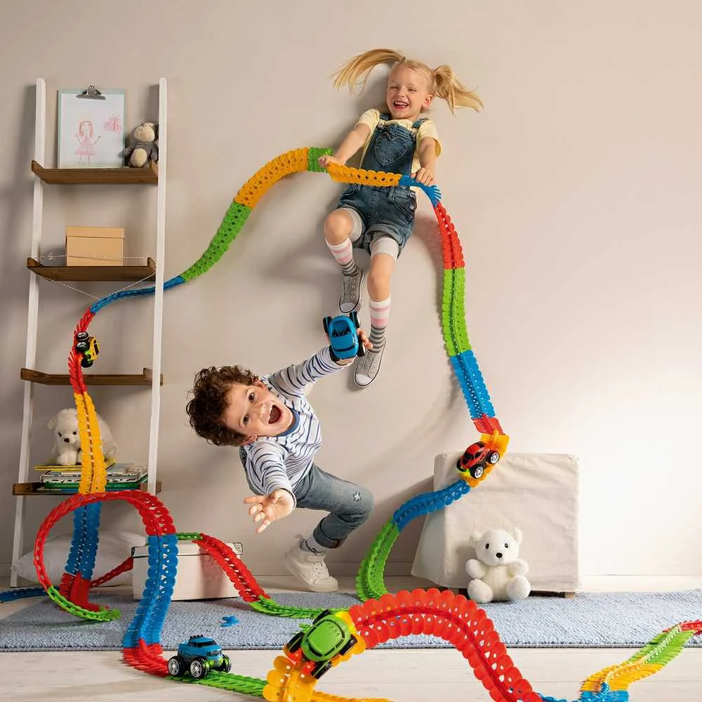 „Smoby Flextreme“ automobilis su šviesa į trasą