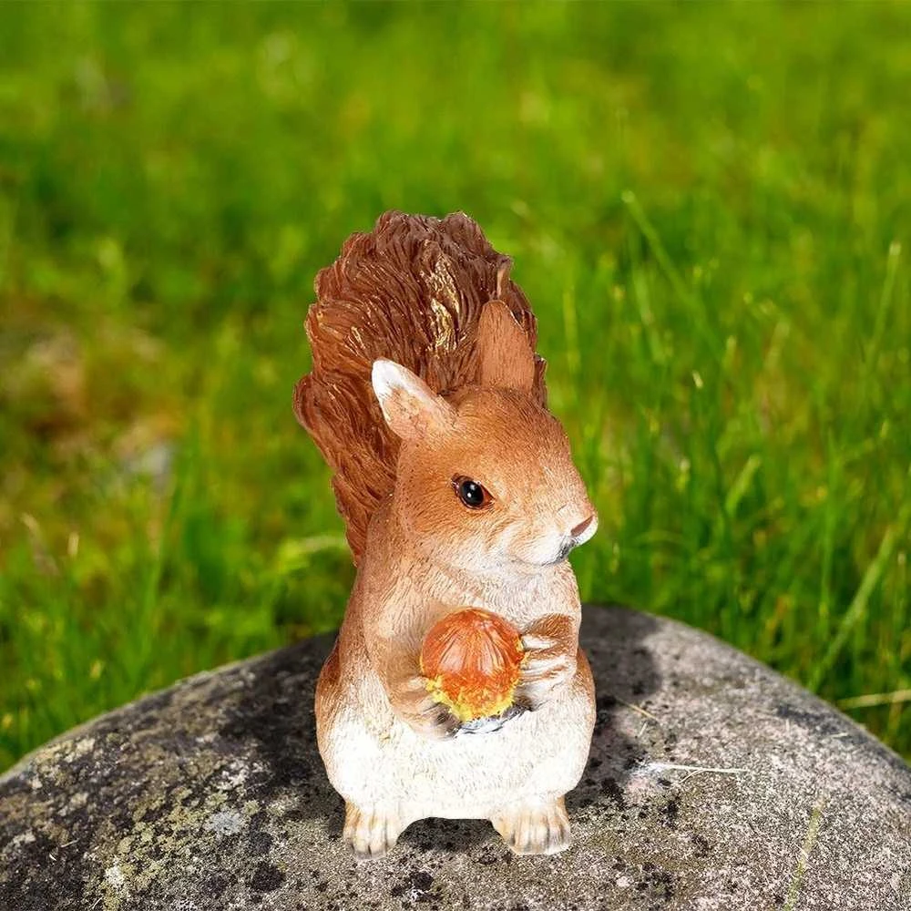 Vilde Sodo figurėlė voverė 15x8x15 cm