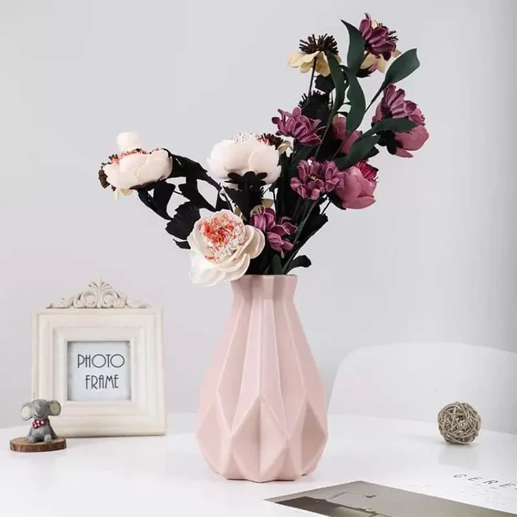 Plastikinė vaza gėlėms, 20 cm