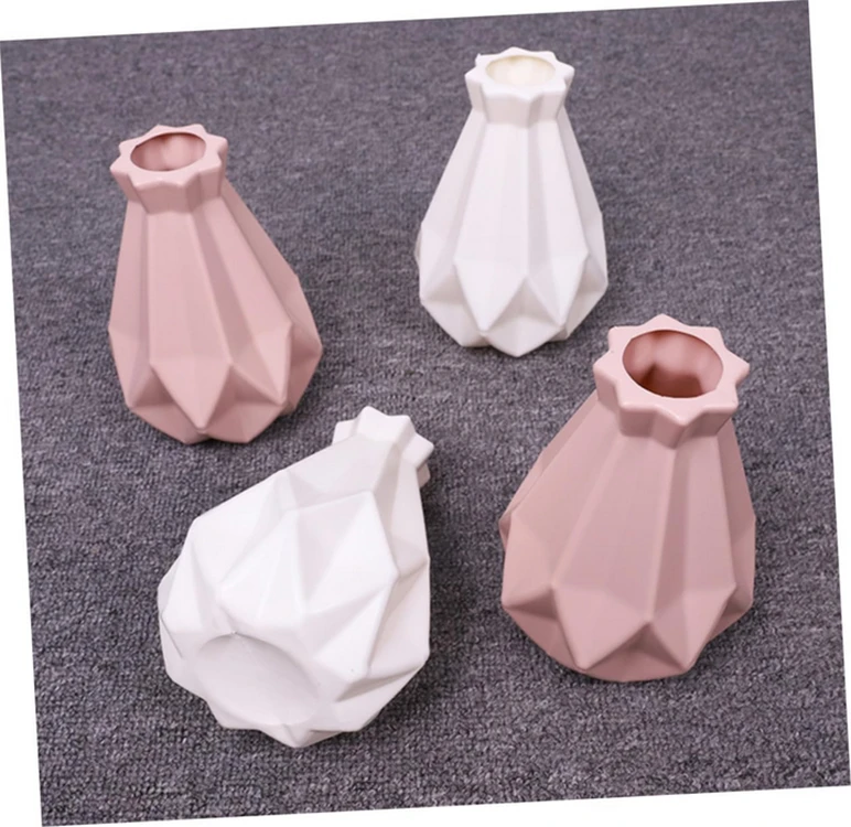 Plastikinė vaza gėlėms, 20 cm
