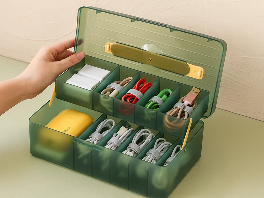 Organizatorius su skyreliais 24x13x10 cm plastikinis