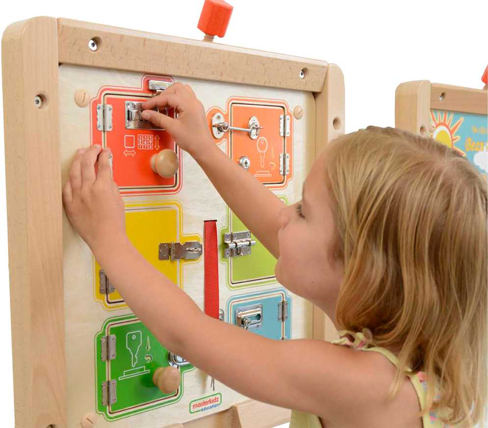 Masterkidz Medinė Žaidimų Lenta Mokymuisi Užrakinti ir Atidaryti - 6 Seifai