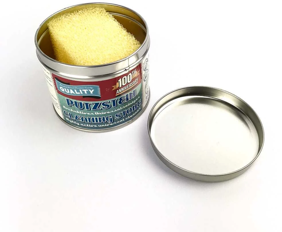 Stolz Universalus valymo ir poliravimo akmuo metalinėje dėžutėje PUTZSTEIN CLEANING STONE ORIGINAL, komplekte kempinė, 350g