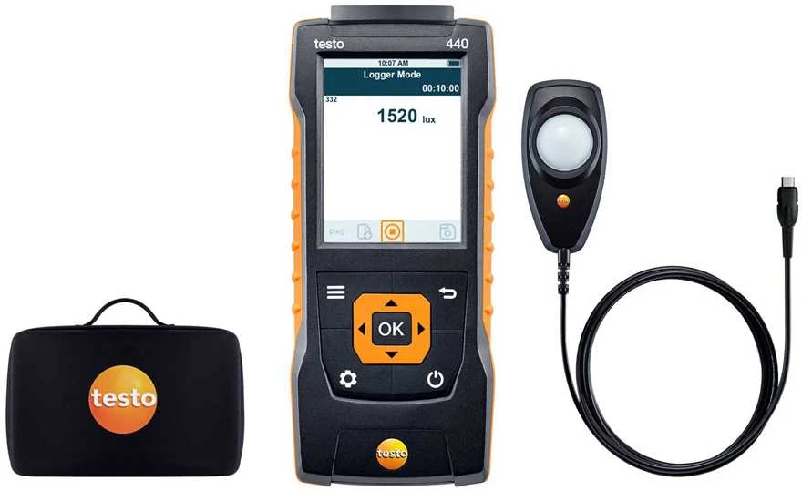 Matuoklis Testo 440 su apšvietimo matavimo jutikliu / 0563 4402