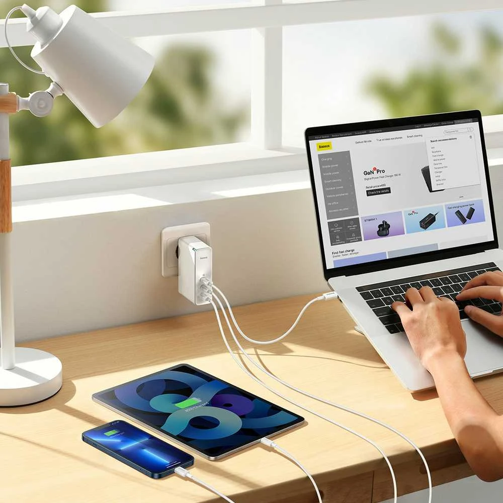 Baseus GaN5 Pro sieninis įkroviklis 2xUSB-C + USB, 140 W (balta)