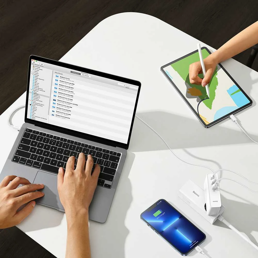 Baseus GaN5 Pro sieninis įkroviklis 2xUSB-C + USB, 140 W (balta)