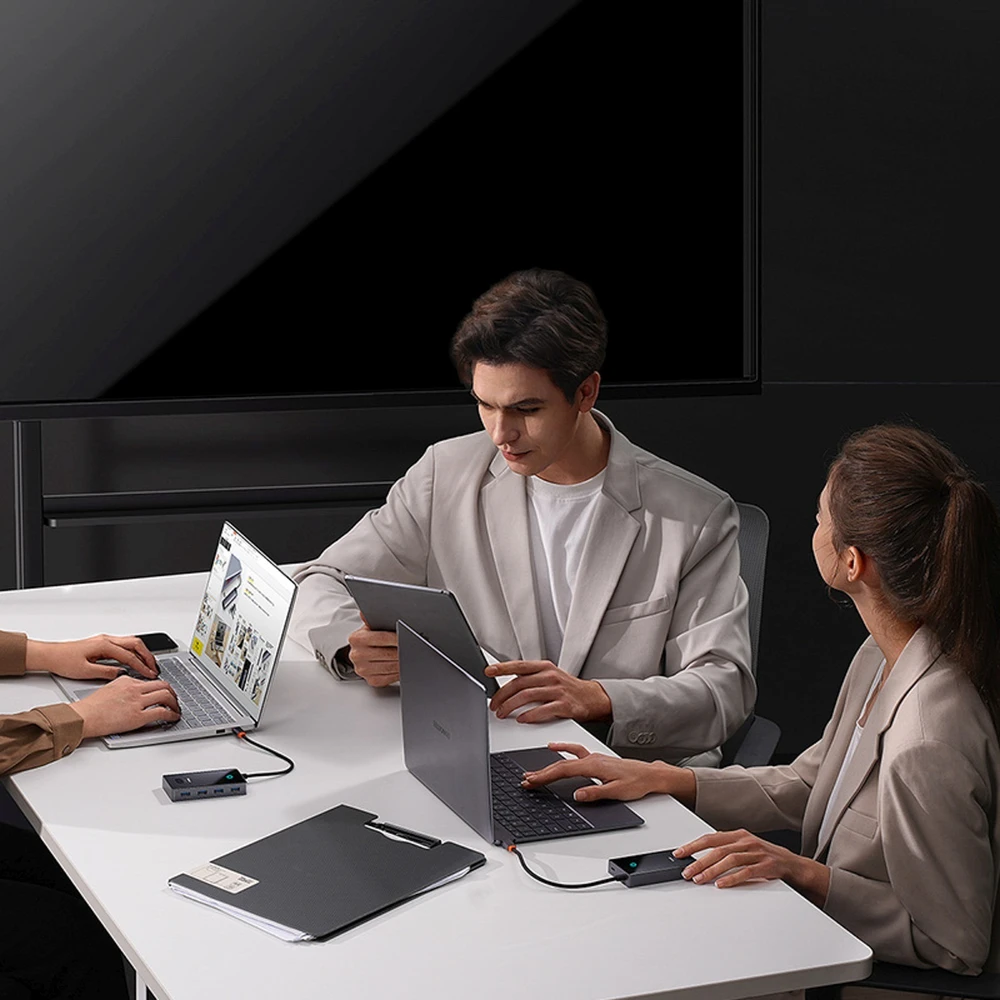 Baseus PioneerJoy 4 x USB-A 3.0 USB-C šakotuvas – pilkas