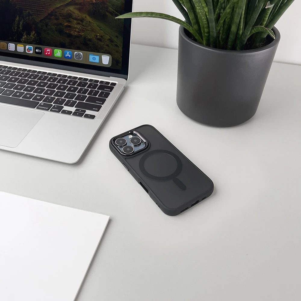 Hurtel Magnetic Collection MagSafe Apple iPhone 16 Plus – dėklas telefonui juodos spalvos