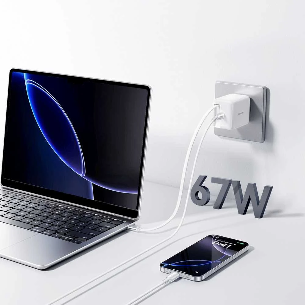 Joyroom JR-TCL06 67W GaN laidinis įkroviklis su Built-in Retractable USB-C kabeliu – baltos spalvos