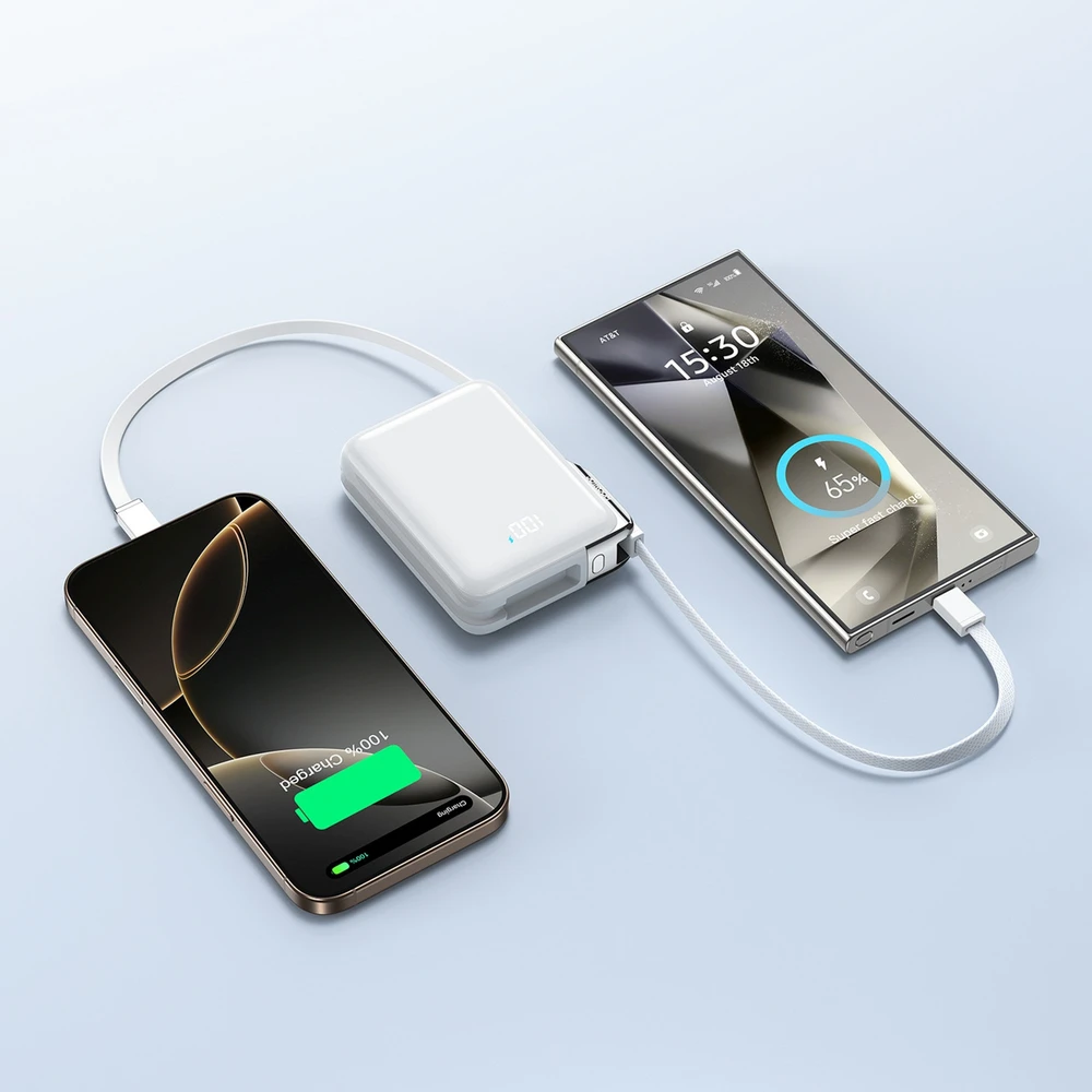 Joyroom JR-PBF27 Pro 10000mAh 30W išorinė baterija su integruotu USB-C laidu ir papildomu dvikrypčiu USB-C–Lightning laidu – balta