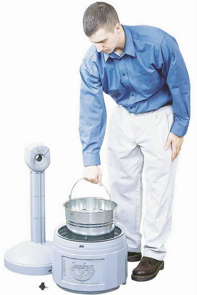Justrite Lauko miesto peleninė ant stabilaus pagrindo. 15L sk. 42cm aukštis 98cm juodas