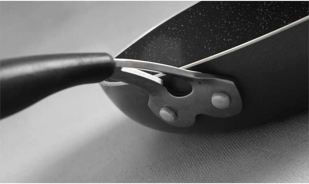 Aliuminio keptuvė su Teflon Platinum Professional nepridegančia danga. 20 cm - Hendi 621103