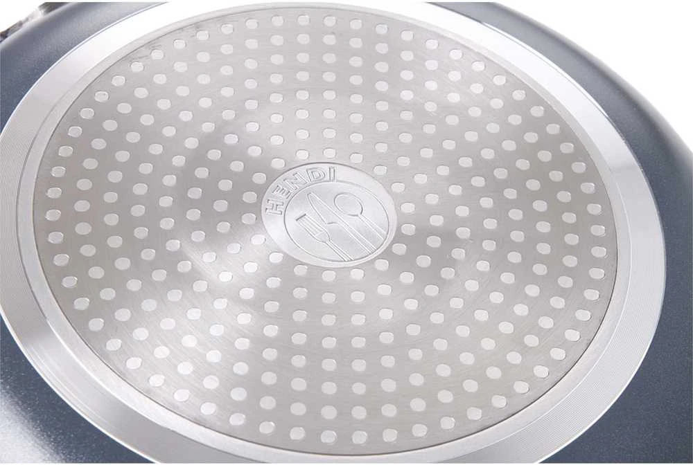 Aliuminio keptuvė su Teflon Platinum Professional nepridegančia danga. 24 cm - Hendi 621110