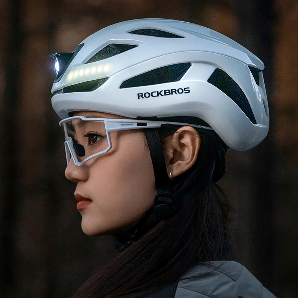 Rockbros ZK-077 dviračio šalmas su integruotu daugiakrypčiu apšvietimu 57-61 cm - Baltas