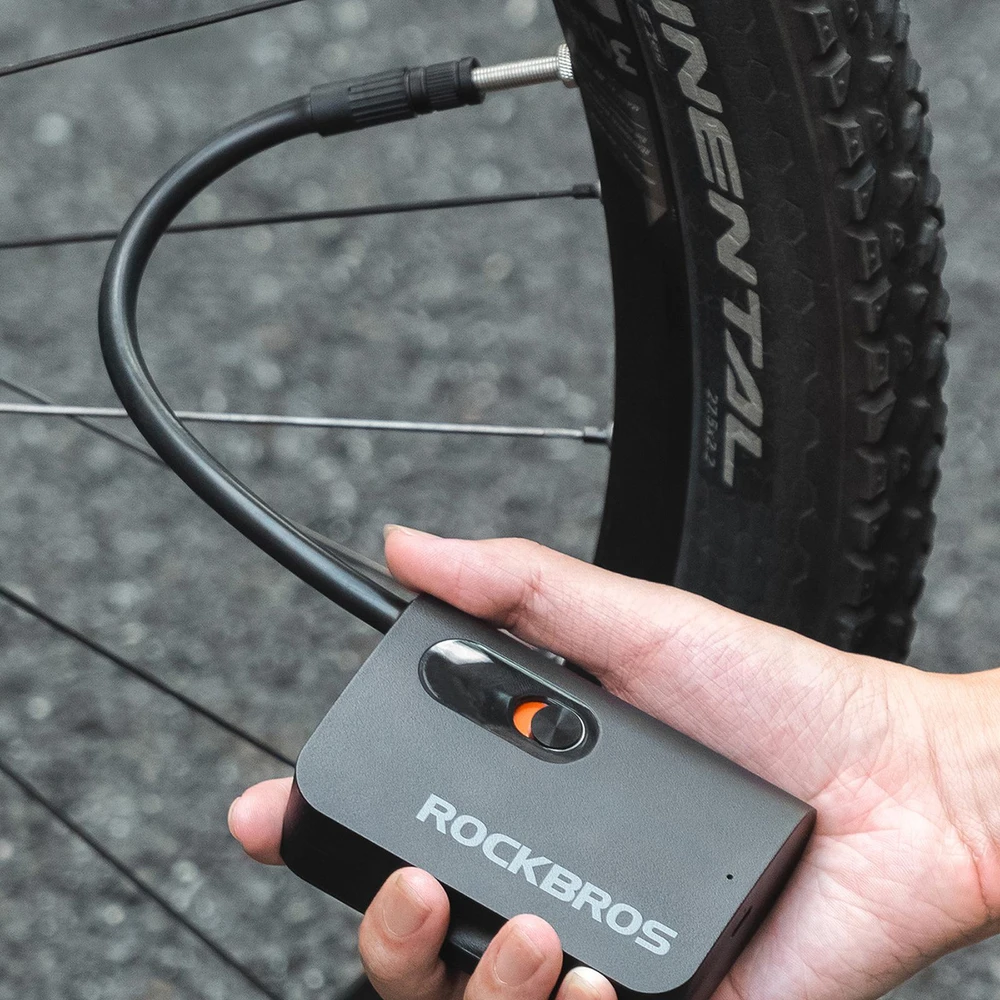 Rockbros L1 Mini belaidis siurblys 70 psi kompresorius 200 mm Schrader žarnos ilgis - juodas