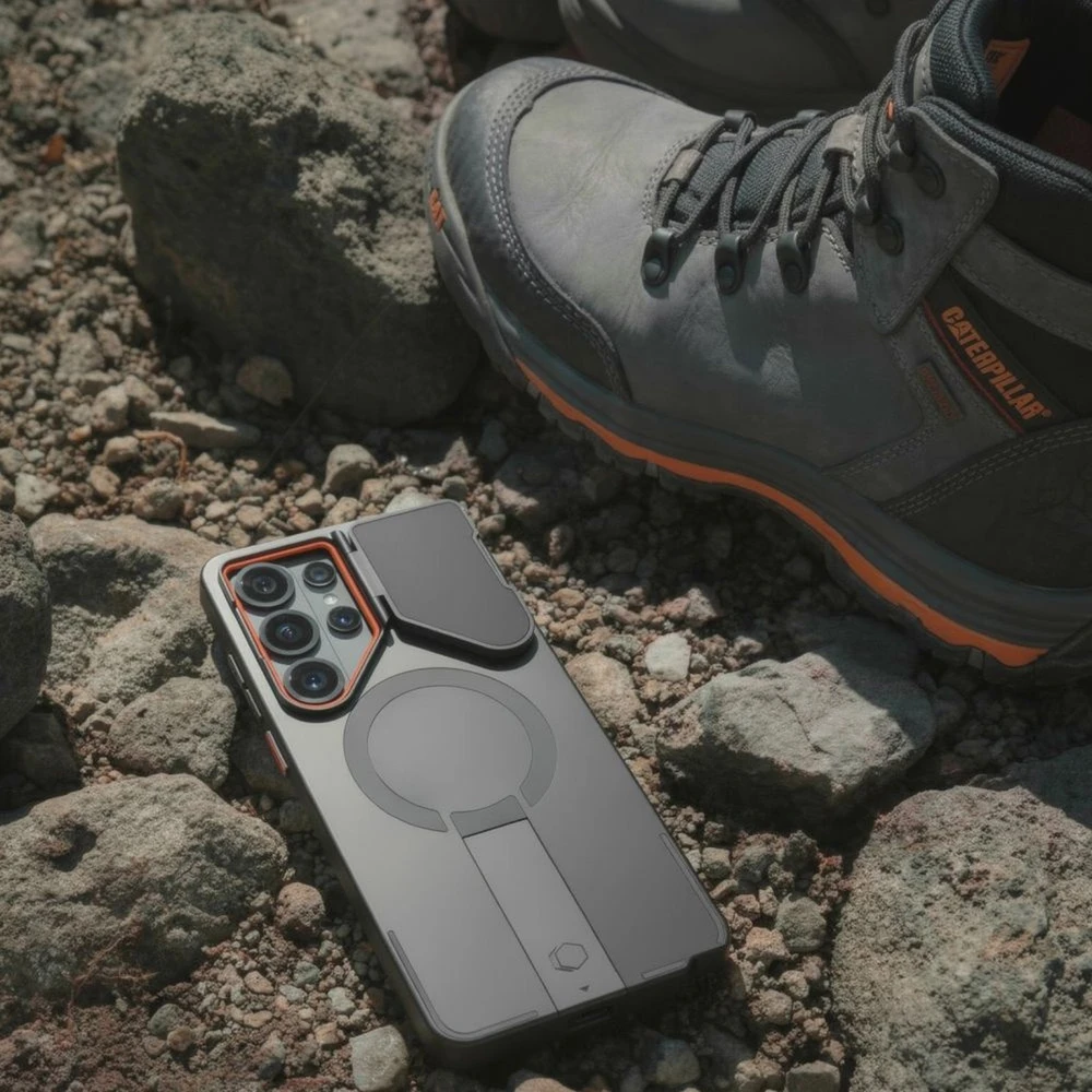Dėklas Tech-Protect Kevlar Aura MagSafe Samsung Galaxy S26 Ultra juodos spalvos/oranžinės spalvos