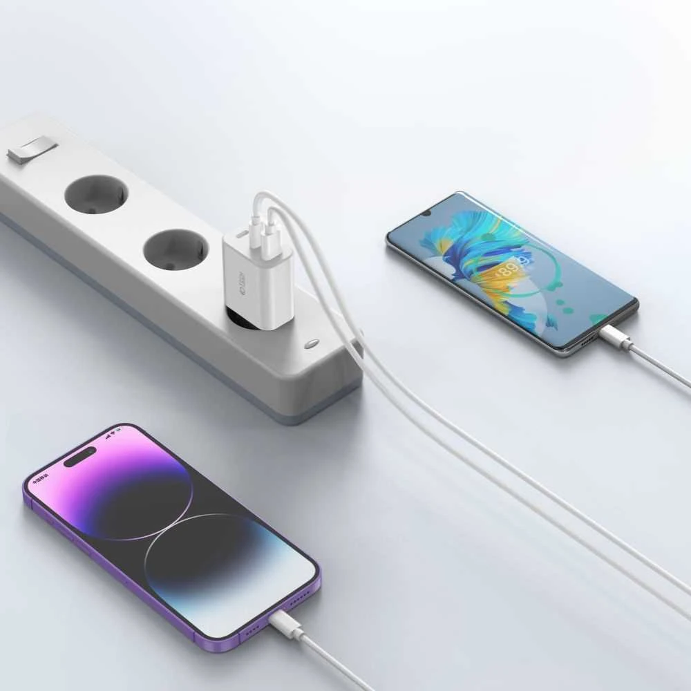 Tech-Protect NC30W įkroviklis 2x USB-C PD 30W / USB-A QC 3.0 - juodas