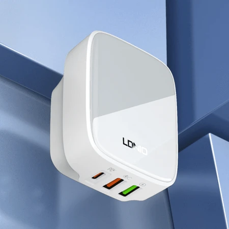 Įkroviklis 32W 3 porty USB PD QC Ldnio Q334 baltas