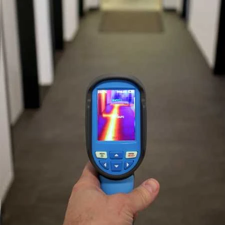 Termovizorinė LCD kamera 120x90 USB 16GB PeakTech
