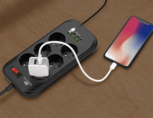 Spacetronik SR-204 maitinimo juostelė 6xAC + 4xUSB