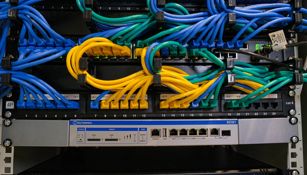 Šakotuvas Teltonika RUTXR LTE Maršrutizatorius | Enterprise Rack-Mountable SFP/LTE Maršrutizatorius | RUTXR1 | 802.11ac | 867 Mbit/s | 10/100/1000 Mbit/s | Ethernet LAN (RJ-45) jungtys 4xLAN jungtys, 1xSFP port, 1xWAN port | MU-MiMO Yes | 4G | 1