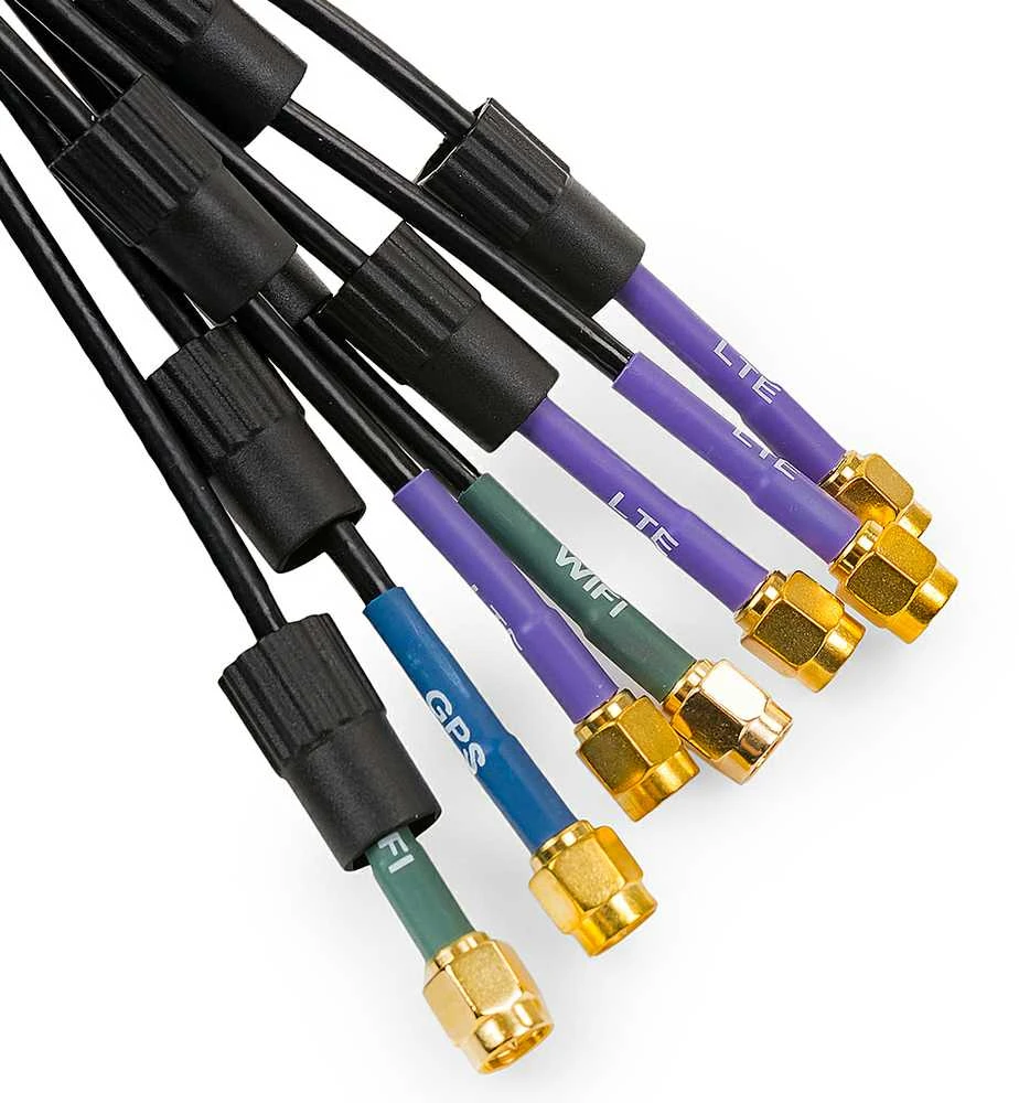 Poynting MIMO-4-17 LTE GPS automobilio antena 7in1