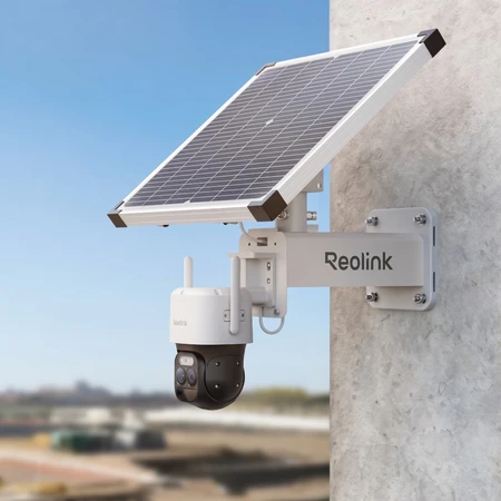 Reolink TrackMix LTE Plus 2 su laikikliu i panelem