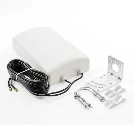 Spacetronik Antena panelė LTE 4G 5G MIMO 2x2 2x5m SMA