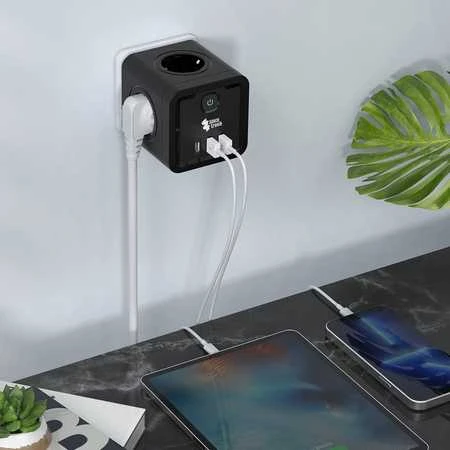 Spacetronik Maitinimo blokas 4xAC 2xUSB 1xUSB-C SPS-C03B