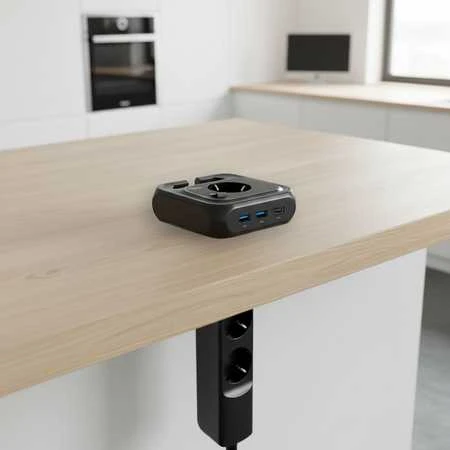 Spacetronik Maitinimo blokas 4xAC 2xUSB 1xUSB-C SPS-PS02B
