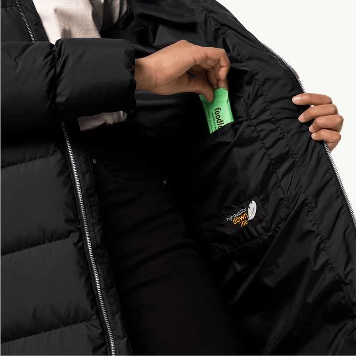 JackWolfskin Moteriška Jack Wolfskin striukė Frozen Palace Coat | juoda