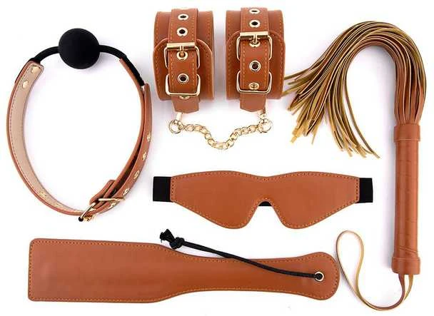 BDSM rinkinys iš konjako spalvos dirbtinės odos