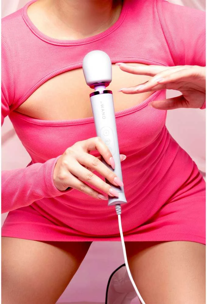 Le Wand Galingas Petite Plug-in baltas