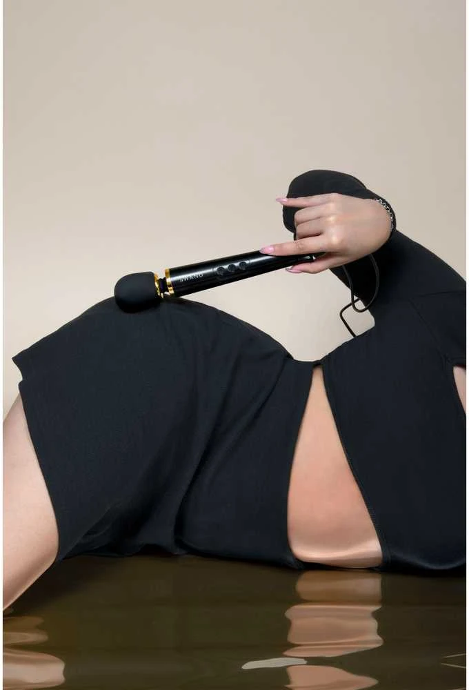 Le Wand Galingas Petite Plug-in juodas