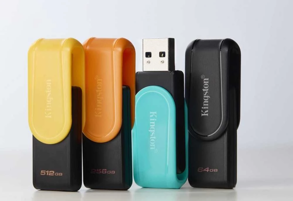 KINGSTON 256GB Portable USB 3.2 Gen 1 DataTraveler Exodia S Juodas/Oranžinis