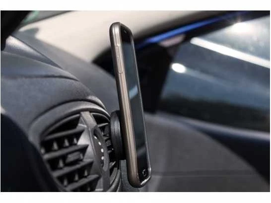 Laikiklis telefonui magnetinis į groteles